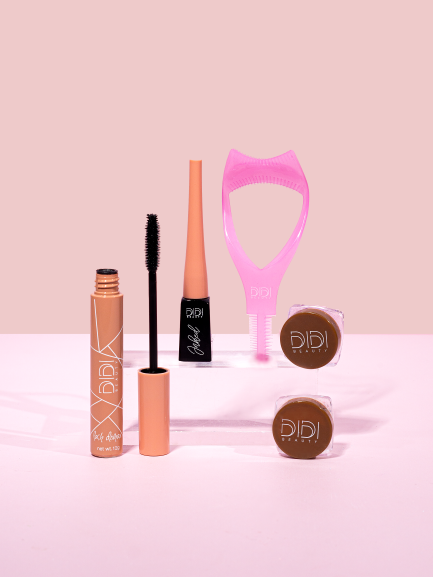 Smoky Eyes Perfection with the Right Liquid Eyeliner and Brow Wand